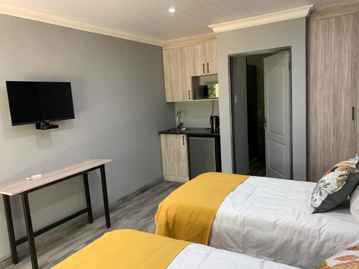 At The River Guest House Kroonstad Ngoại thất bức ảnh