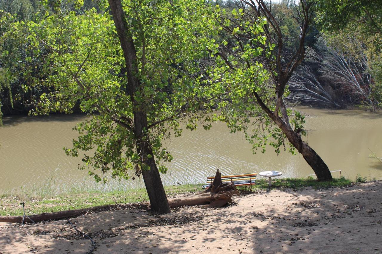 At The River Guest House Kroonstad Ngoại thất bức ảnh